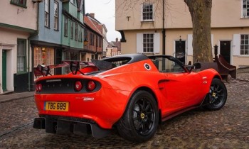 Lotus Elise Cup 250 Brings Even More Lightness