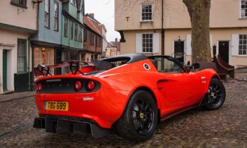 Lotus Elise Cup 250 Brings Even More Lightness