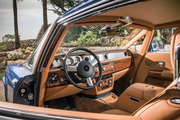 Rolls Royce Phantom Series II Coupe Cockpit 660x413