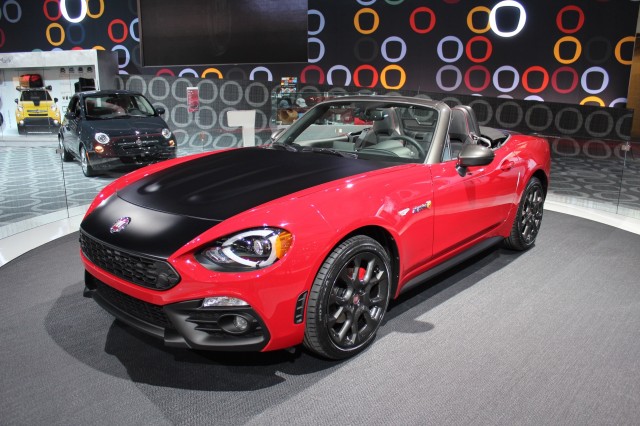 2017 Fiat 124 Spider Elaborazione Abarth - 2016 New York Auto Show live photos