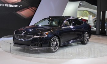 2017 Kia Cadenza debuts with new look, 8-speed auto: Live photos