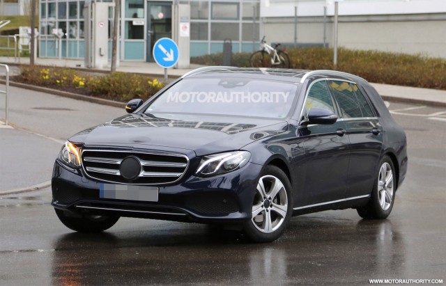 2017 Mercedes-Benz E-Class Wagon spy shots - Image via S. Baldauf/SB-Medien