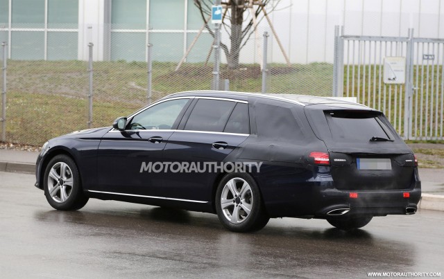 2017 Mercedes-Benz E-Class Wagon spy shots - Image via S. Baldauf/SB-Medien 2017 Mercedes-Benz E-Class Wagon spy shots - Image via S. Baldauf/SB-Medien