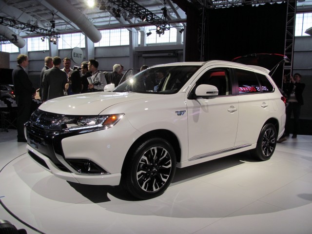 2017 Mitsubishi Outlander Plug-In Hybrid