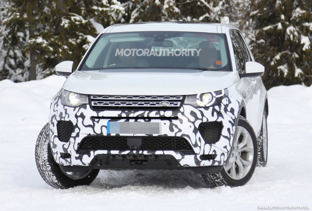 2018 Land Rover Discovery Sport performance model spy shots - Image via S. Baldauf/SB-Medien