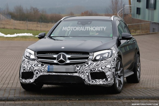 2018 Mercedes-AMG GLC63 spy shots - Image via S. Baldauf/SB-Medien 2018 Mercedes-AMG GLC63 spy shots - Image via S. Baldauf/SB-Medien