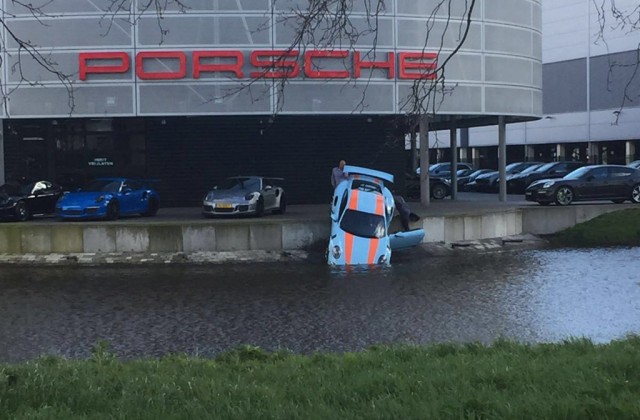 Porsche 911 GT3 RS accident in Amsterdam - Image via RS Porsche Magazine