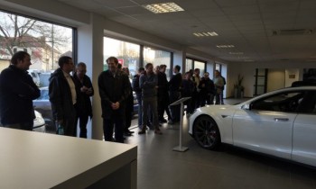 Tesla Model 3 orders start as buyers wait in line outside stores