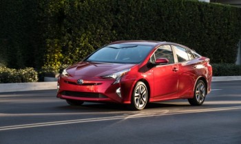 2016 Toyota Prius Crash-Tested, Earns Top Safety Ratings