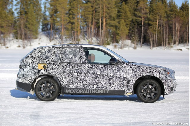 2018 BMW X3 spy shots - Image via S. Baldauf/SB-Medien