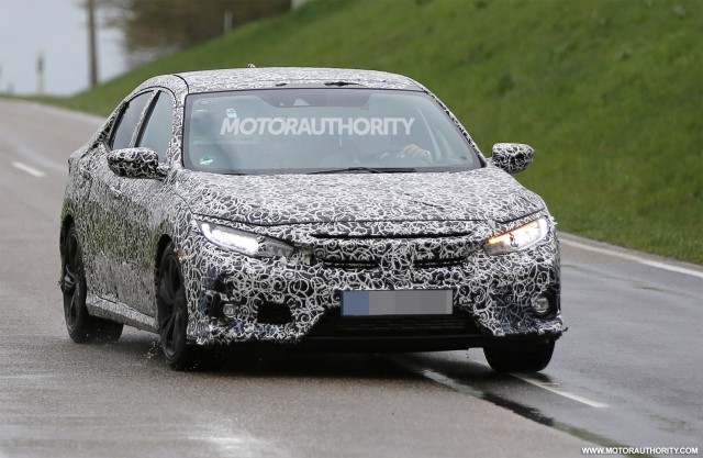2017 Honda Civic Hatchback spy shots - Image via S. Baldauf/SB-Medien