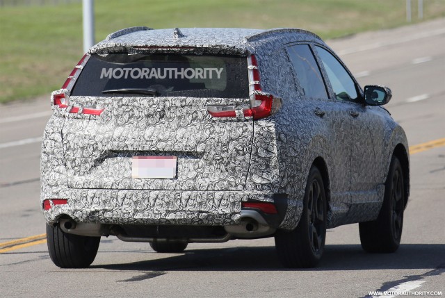 2017 Honda CR-V spy shots - Image via S. Baldauf/SB-Medien 2017 Honda CR-V spy shots - Image via S. Baldauf/SB-Medien