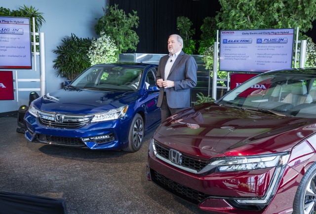 2017 Honda Clarity Fuel Cell with American Honda's John Mendel, Apr 2016