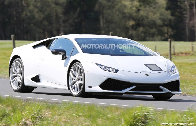 2018 Lamborghini Huracán Superleggera test mule spy shots - Image via S. Baldauf/SB-Medien