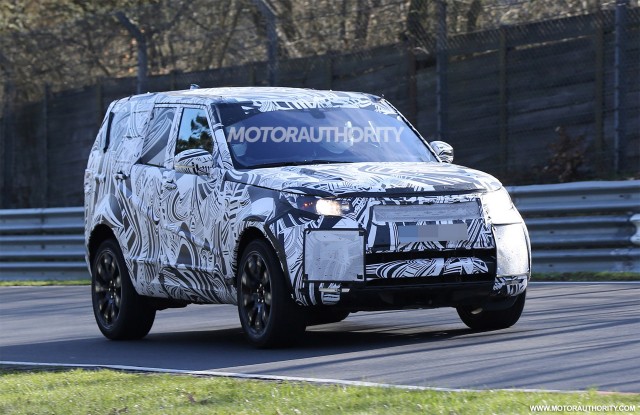 2018 Land Rover Discovery spy shots - Image via S. Baldauf/SB-Medien
