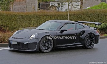 2018 Porsche 911 GT2 spy shots