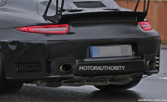 2018 Porsche 911 GT2 spy shots - Image via S. Baldauf/SB-Medien