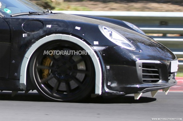 2019 Porsche 911 test mule spy shots - Image via S. Baldauf/SB-Medien 2019 Porsche 911 test mule spy shots - Image via S. Baldauf/SB-Medien