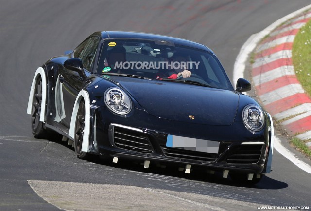 2019 Porsche 911 test mule spy shots - Image via S. Baldauf/SB-Medien