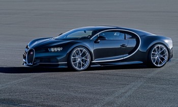 Bugatti Chiron cold starts in Monaco, sounds mean