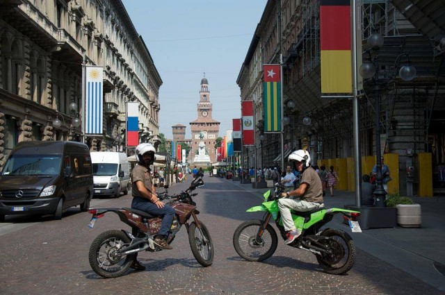 Long-distance electric motorcycle riders Meneghina Express Long-distance electric motorcycle riders Meneghina Express