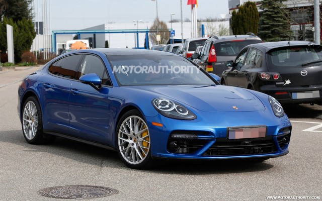 2017 Porsche Panamera spy shots - Image via S. Baldauf/SB-Medien