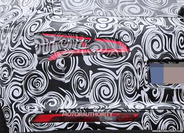 2018 Audi Q5 spy shots - Image via S. Baldauf/SB-Medien