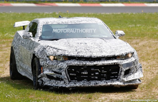 2018 Chevrolet Camaro Z/28 prototype crashes at the Nürburgring - Image via S. Baldauf/SB-Medien