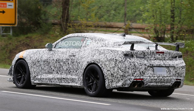 2018 Chevrolet Camaro Z/28 spy shots - Image via S. Baldauf/SB-Medien 2018 Chevrolet Camaro Z/28 spy shots - Image via S. Baldauf/SB-Medien
