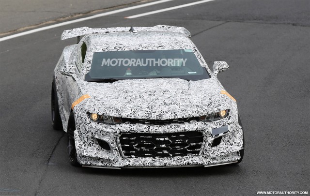 2018 Chevrolet Camaro Z/28 spy shots - Image via S. Baldauf/SB-Medien