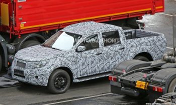 2018 Mercedes-Benz pickup truck spy shots