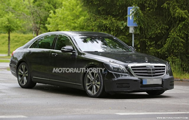 2018 Mercedes-Benz S-Class facelift spy shots - Image via S. Baldauf/SB-Medien