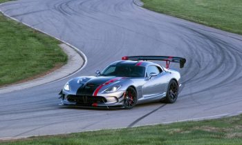 Listen up: Dodge Viper ACR with straight pipes is as good as it gets
