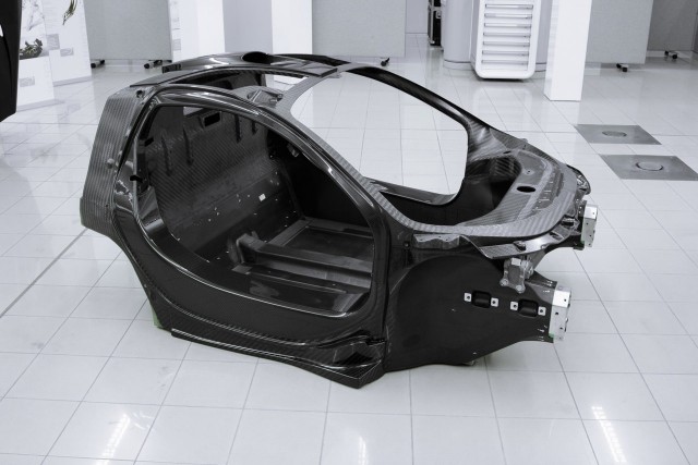 McLaren P1’s MonoCage carbon fiber monocoque