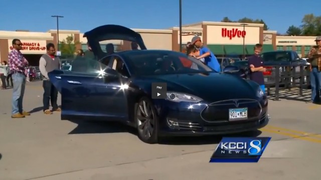 Minnesota Tesla Model S owners demonstrate their cars in Urbandale, Iowa, Oct 2014 [KCCI 8 video]