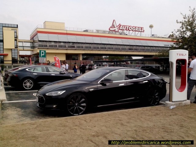 Tesla Supercharger site in Dorno, Italy, photo by problemidiricarica.wordpress.com/