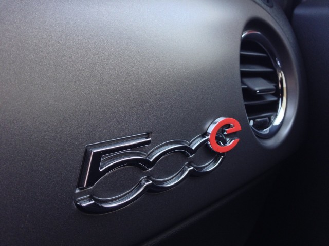 2014 Fiat 500e  -  Quick Drive, September 2014