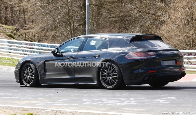 2017 Porsche Panamera shooting brake spy shots - Image via S. Baldauf/SB-Medien 2017 Porsche Panamera shooting brake spy shots - Image via S. Baldauf/SB-Medien
