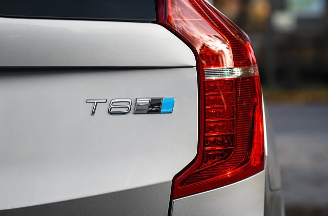 2017 Volvo XC90 T8 Twin Engine with Polestar Performance Optimization