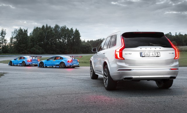 2017 Volvo XC90 T8 Twin Engine with Polestar Performance Optimization