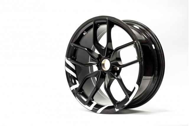 BAC carbon fiber wheel set