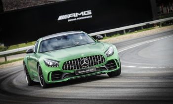 2018 Mercedes-AMG GT R storms the Nürburgring
