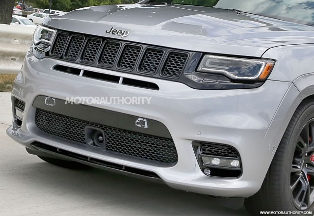 2018 Jeep Grand Cherokee Trackhawk spy shots - Image via S. Baldauf/SB-Medien 2018 Jeep Grand Cherokee Trackhawk spy shots - Image via S. Baldauf/SB-Medien