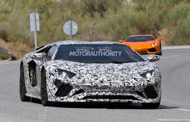 2018 Lamborghini Aventador facelift spy shots - Image via S. Baldauf/SB-Medien