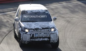 2018 Land Rover Discovery spy video