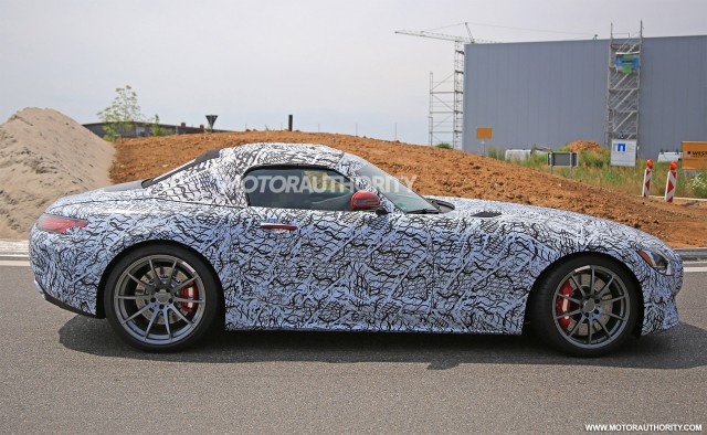 2018 Mercedes-AMG GT C Roadster spy shots - Image via S. Baldauf/SB-Medien