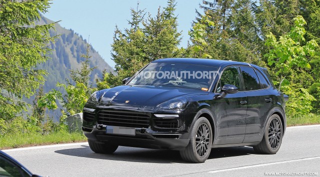 2018 Porsche Cayenne spy shots - Image via S. Baldauf/SB-Medien 2018 Porsche Cayenne spy shots - Image via S. Baldauf/SB-Medien