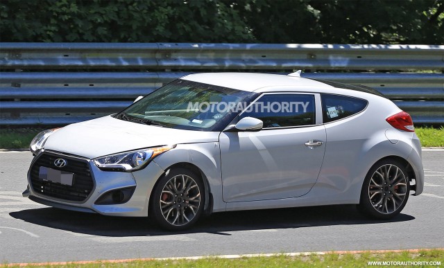 2019 Hyundai Veloster test mule spy shots - Image via S. Baldauf/SB-Medien