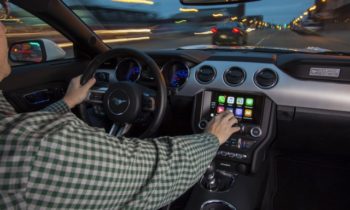 Ford rolling out Apple CarPlay and Android Auto across 2017 lineup