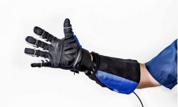 GM, NASA create robotic 'power glove'